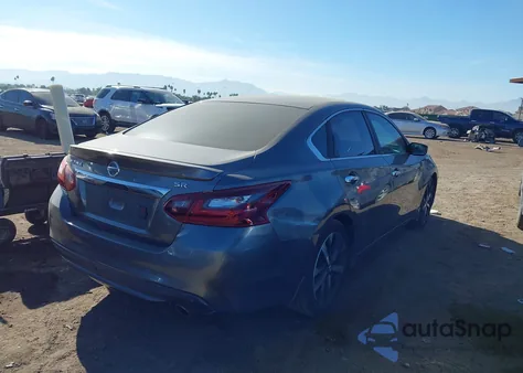 2017 Nissan Altima 2.5 Sr z USA, uszkodzony, nr VIN 1N4AL3APXHC298811